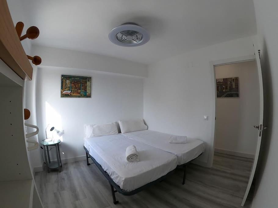 Roch - Stylish Apartment Near Metro Sevilla Eksteriør bilde