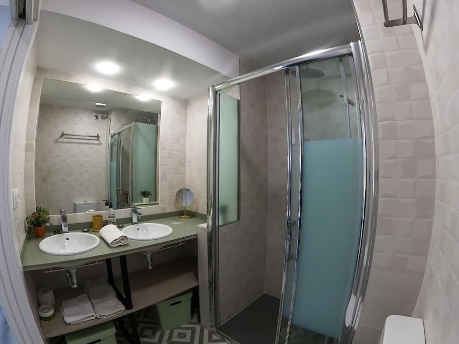 Roch - Stylish Apartment Near Metro Sevilla Eksteriør bilde
